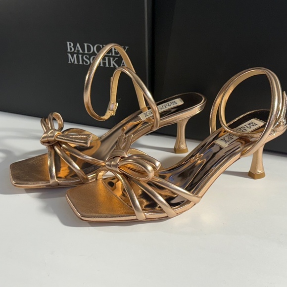Badgley Mischka Loyalty Ankle Strap Knotted Heel Sandals Size 6 NEW - Picture 5 of 13